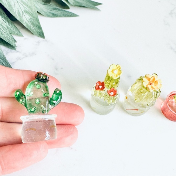 Adorable Mini Cactus Acrylic Painted Potted Succulents Home Decor Ornaments - Picture 7 of 8